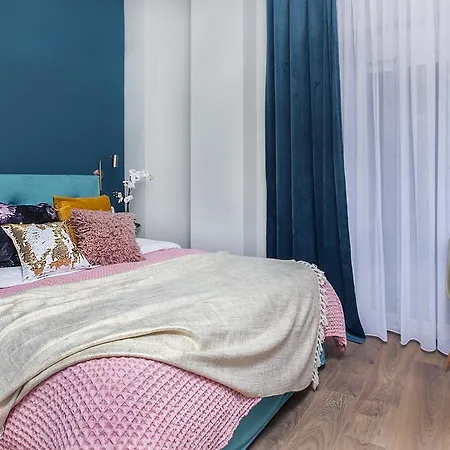 Suitcase Apartment *