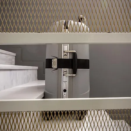 Apartment Suitcase *